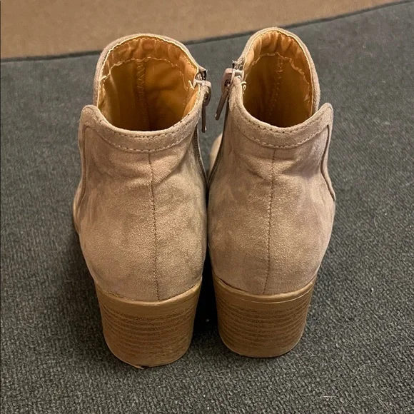 Qupid Taupe Suede Ankle Booties with Stacked Heel - Picture 4 of 6